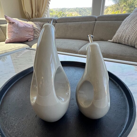 Rachael Ray 2-Piece Ceramic EVOO & Vinegar Bottle Set | Gray | Dispensing Bottle - Picture 3 of 6